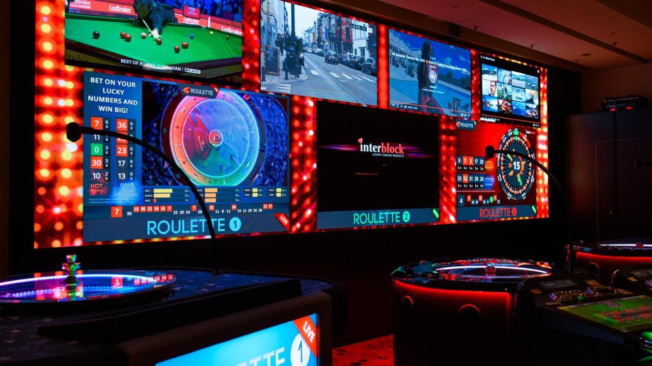 Casino 2000 - Adult Guests Only Hotel Мондорф-ле-Бен Екстериор снимка