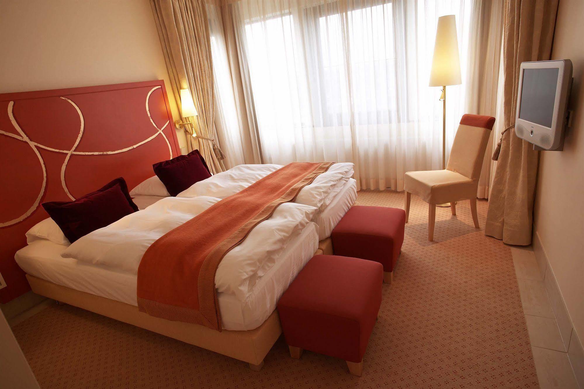 Casino 2000 - Adult Guests Only Hotel Мондорф-ле-Бен Екстериор снимка